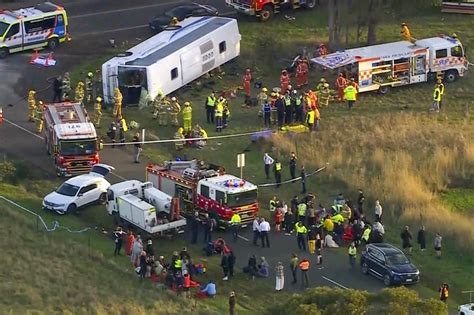 Australia: Truck driver charged after 7 children seriously injured in collision with school bus